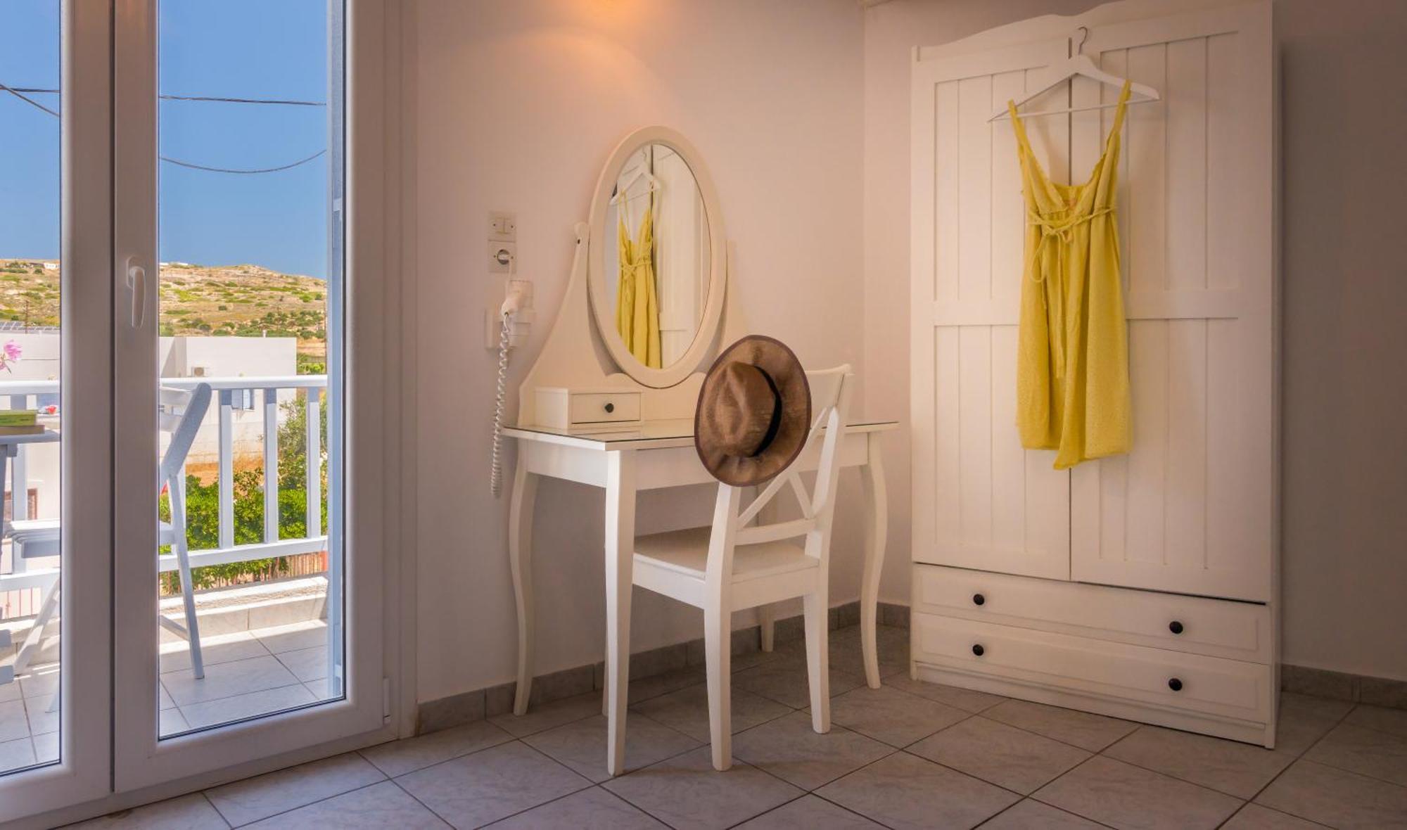Aeolis Hotel Adamantas  Bagian luar foto