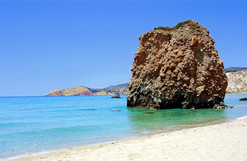 Aeolis Hotel Adamantas  Bagian luar foto